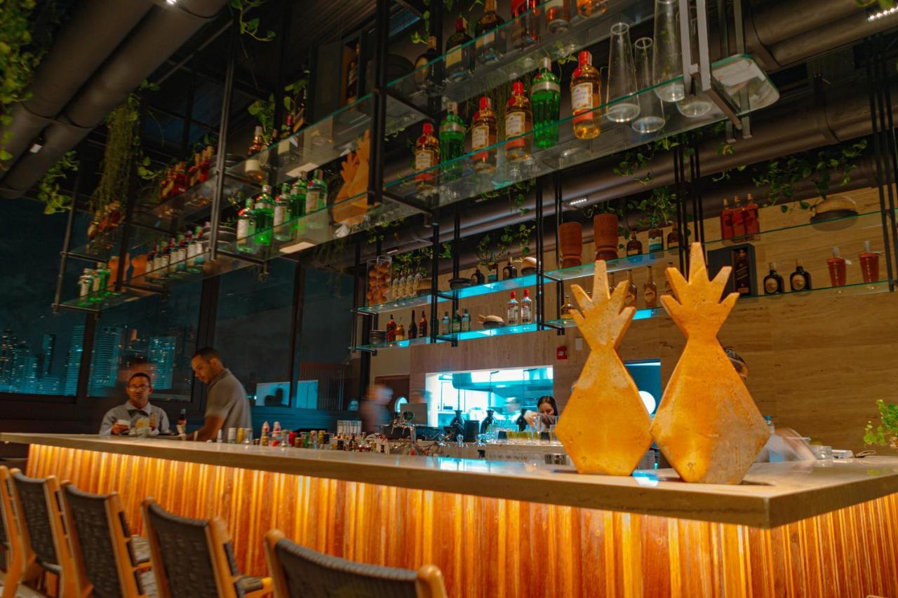 Ba'Ra Hotel João Pessoa Kültér fotó The bar at the 101 Skybar